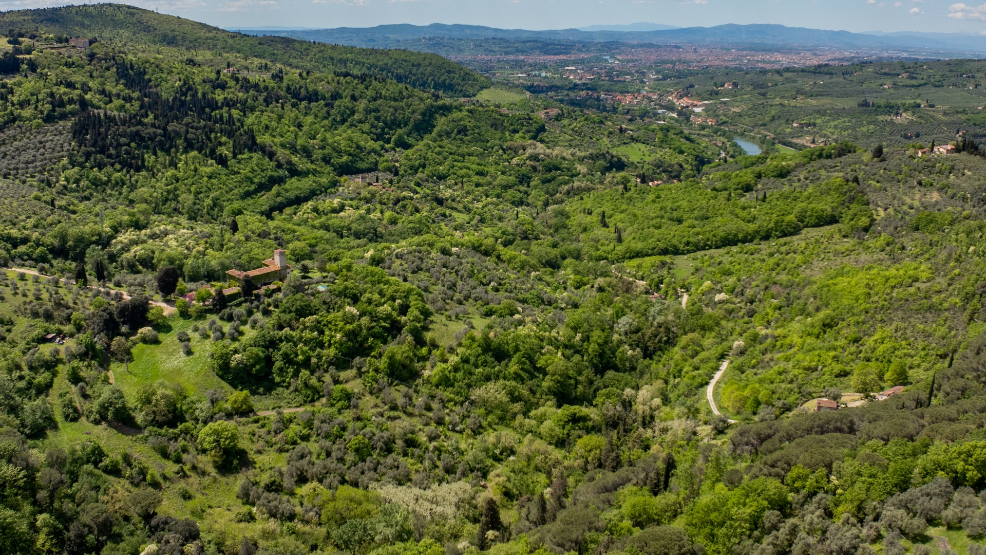 LUXURY VILLAS, HISTORIC BUILDINGS AND FARMHOUSES FOR SALE IN BAGNO A RIPOLI, FLORENCE