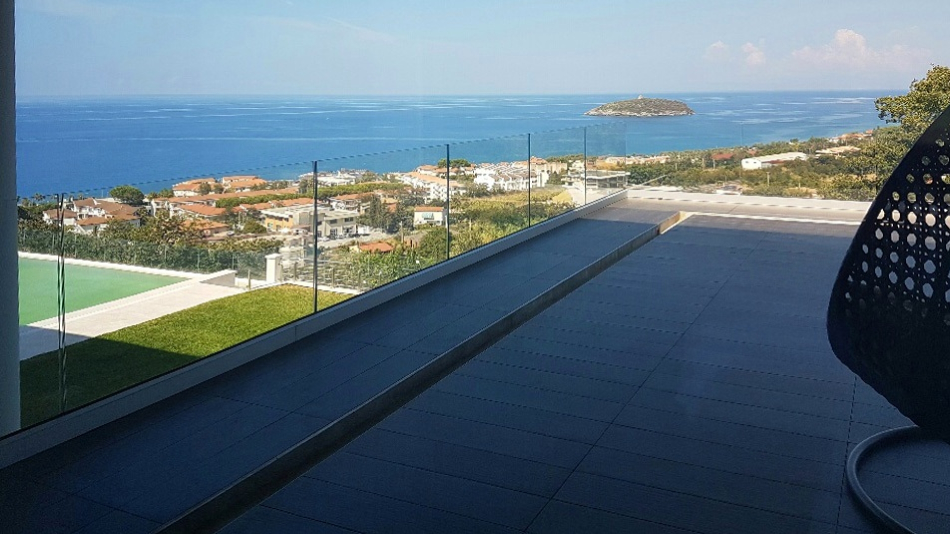 LUXURY WATERFRONT VILLAS FOR SALE IN DIAMANTE - HOTELS AND RESORTS FOR SALE IN CALABRIA