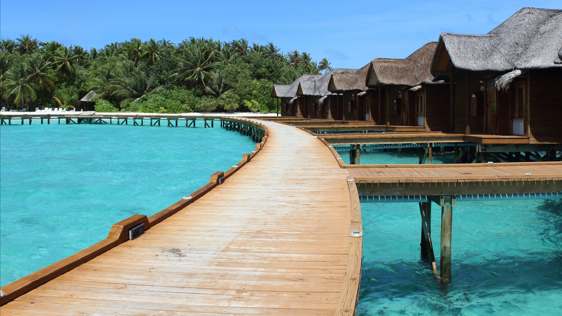 ALIF-ALIF, MALDIVES - PRIVATE ISLANDS FOR SALE -  LUXURY RESORTS HOTEL WATERFRONT VILLAS IN THE MALDIVES