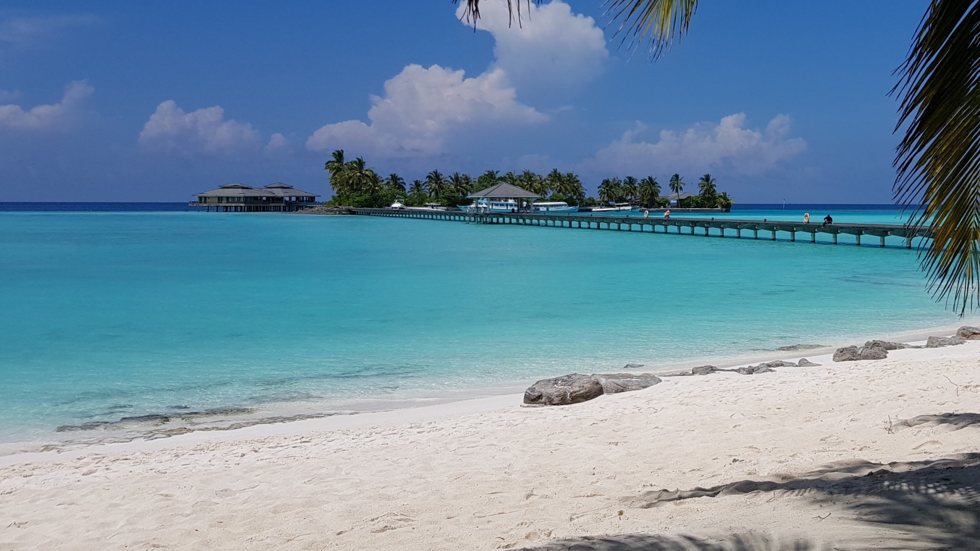 MALDIVES, MANADHOO - PRIVATE ISLANDS FOR SALE - LUXURY RESORTS HOTEL WATERFRONT VILLAS IN THE MALDIVES
