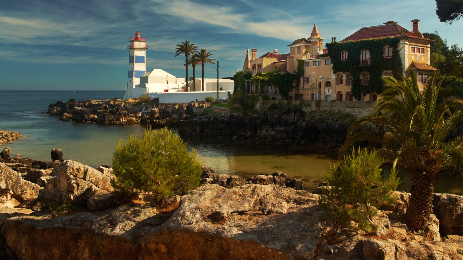 WATERFRONT LUXURY VILLAS AND APARTMENTS FOR SALE IN ESTORIL, PORTUGAL