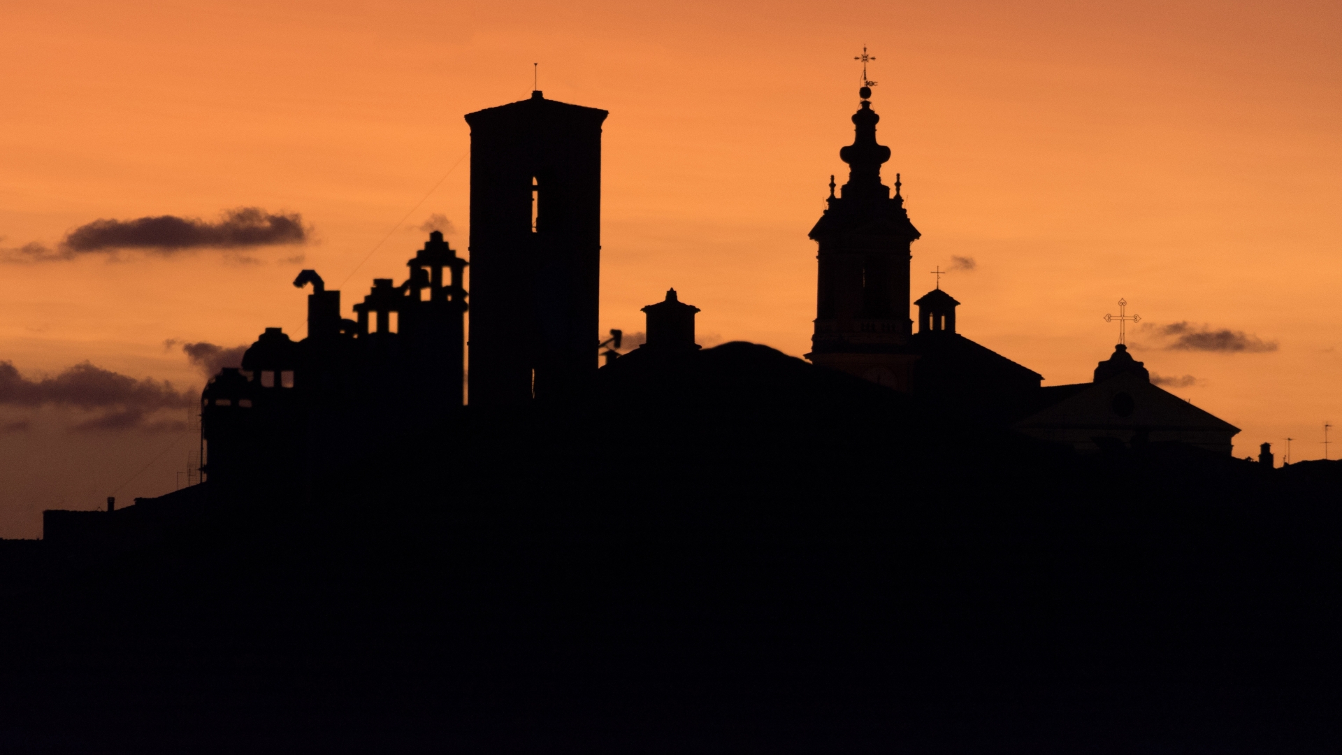 LUXURY HOMES,  COUNTRY HOUSES AND WINERIES FOR SALE IN JESI, MARCHE