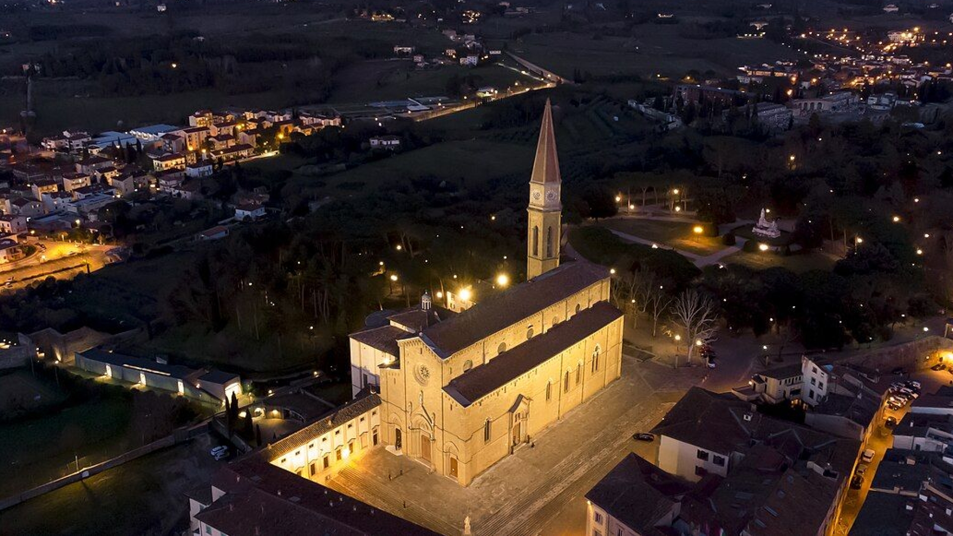 PROPERTIES FOR SALE , AREZZO CHATEDRAL AREA: TOWNHOUSES, APARTMENTS AND FLATS