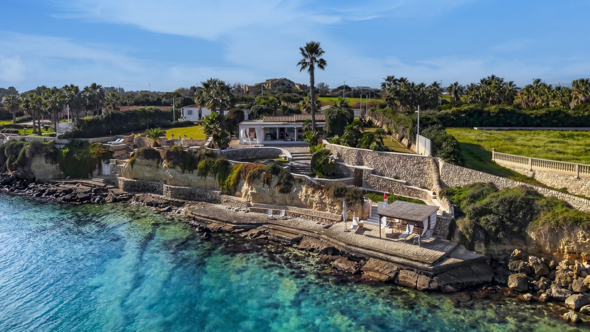 LUXURY PROPERTIES FOR SALE ISPICA: WATERFRONT VILLAS, SEA VIEW APARTMENTS AND FARMHOUSES FOR SALE IN SICILY