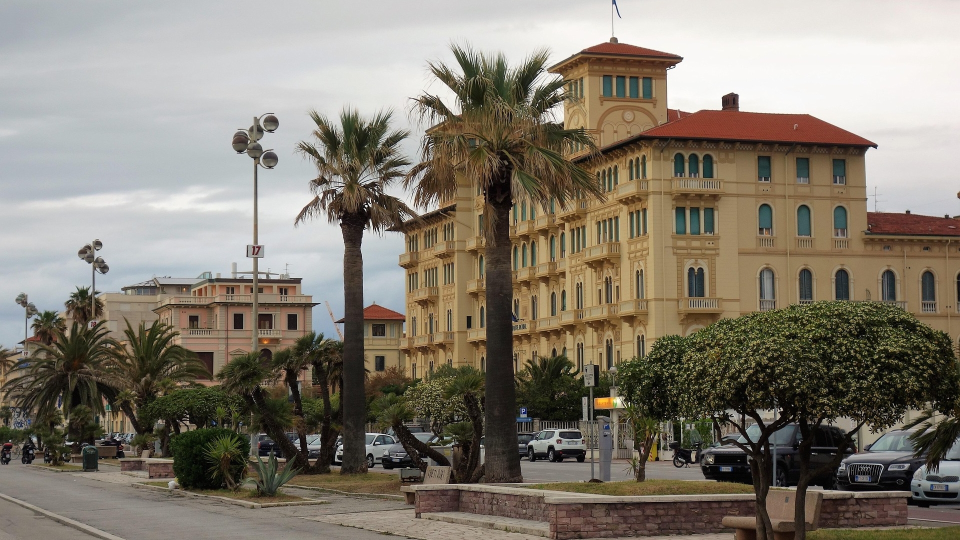 SEA VIEW VILLAS, LUXURY APARTMENTS FOR SALE IN VIAREGGIO, VERSILIA