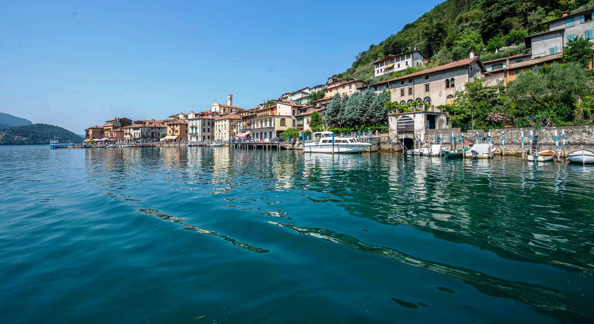 PROPERTY FOR SALE LAKE ISEO, VILLAS, CASTLES AND LAKEFRONT APARTMENTS TO BUY ISEO LAKE