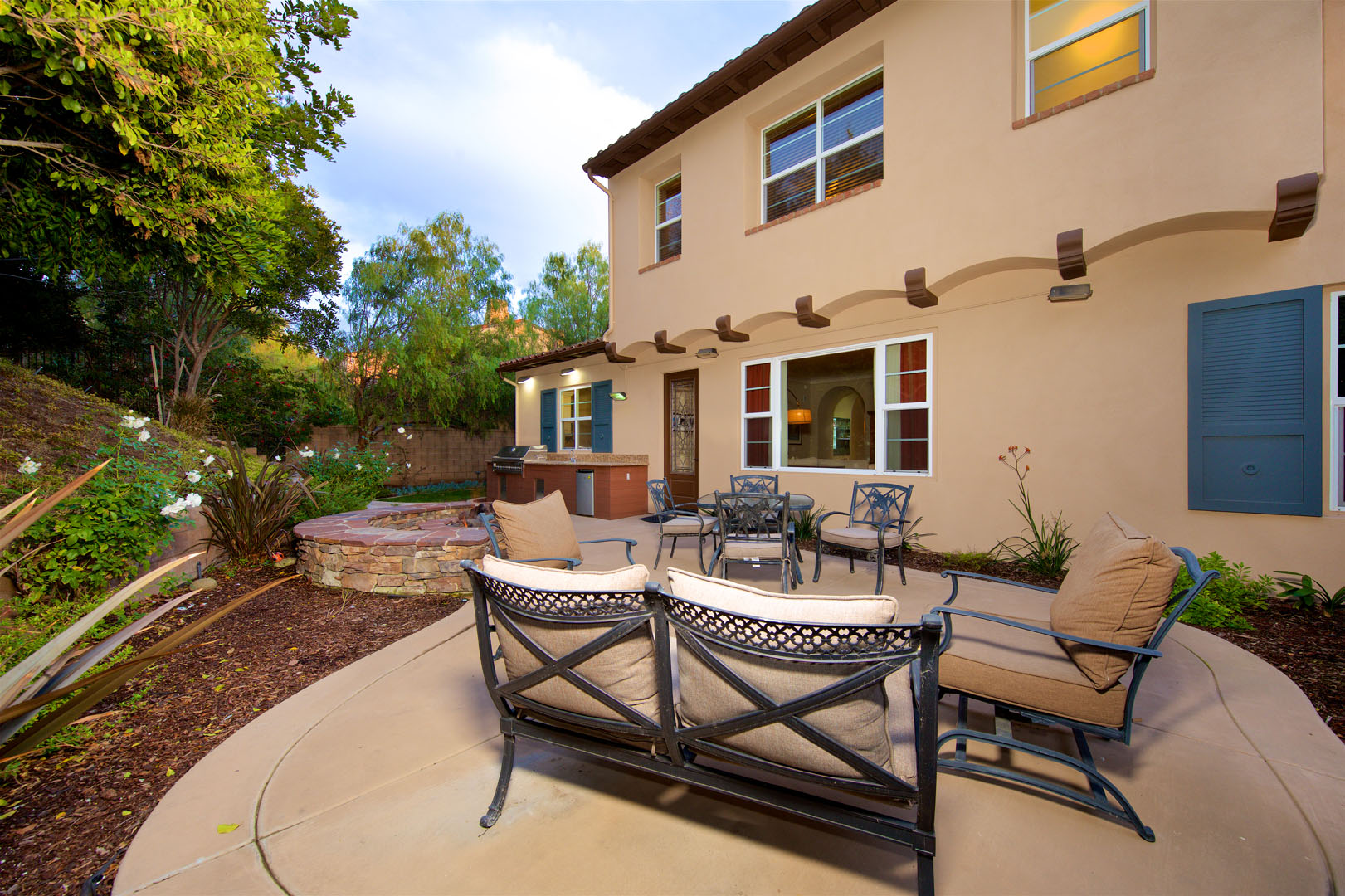 LUXURY VILLA FOR SALE IN THE UNITED STATES - MIAMI, NEW YORK, CHARLESTON