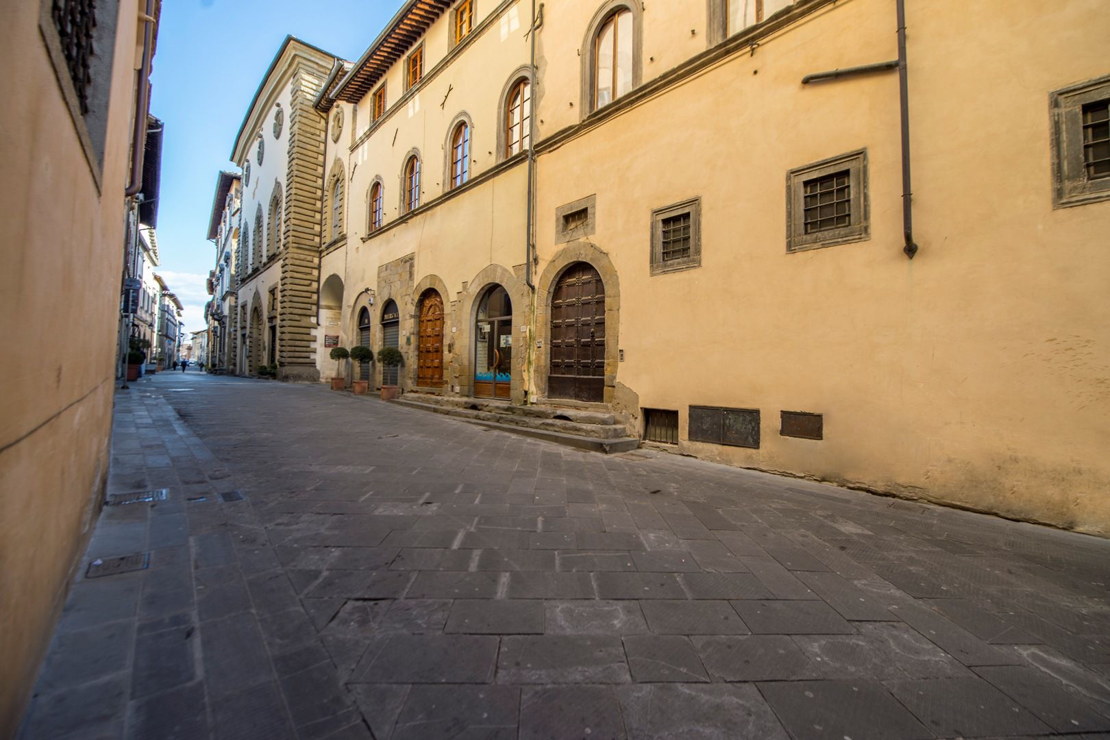 CONDO AND CO-OP APARTMENTS IN ITALY FOR SALE