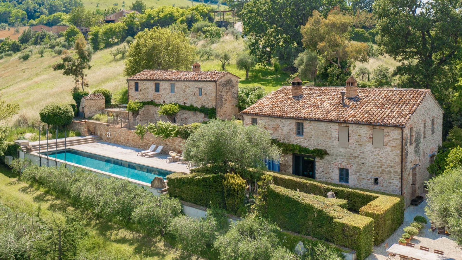 FARMHOUSES FOR SALE IN MARCHE