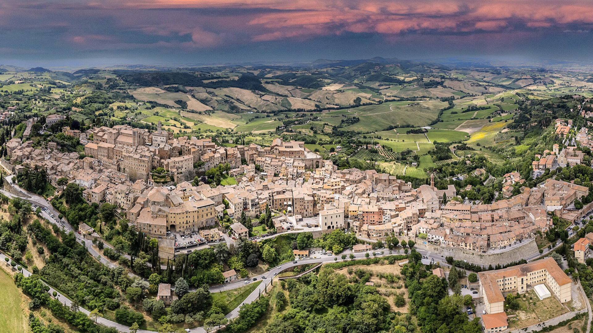 VINEYARDS WINERIES FOR SALE ROSSO NOBILE MONTEPULCIANO DOCG WINE AREA