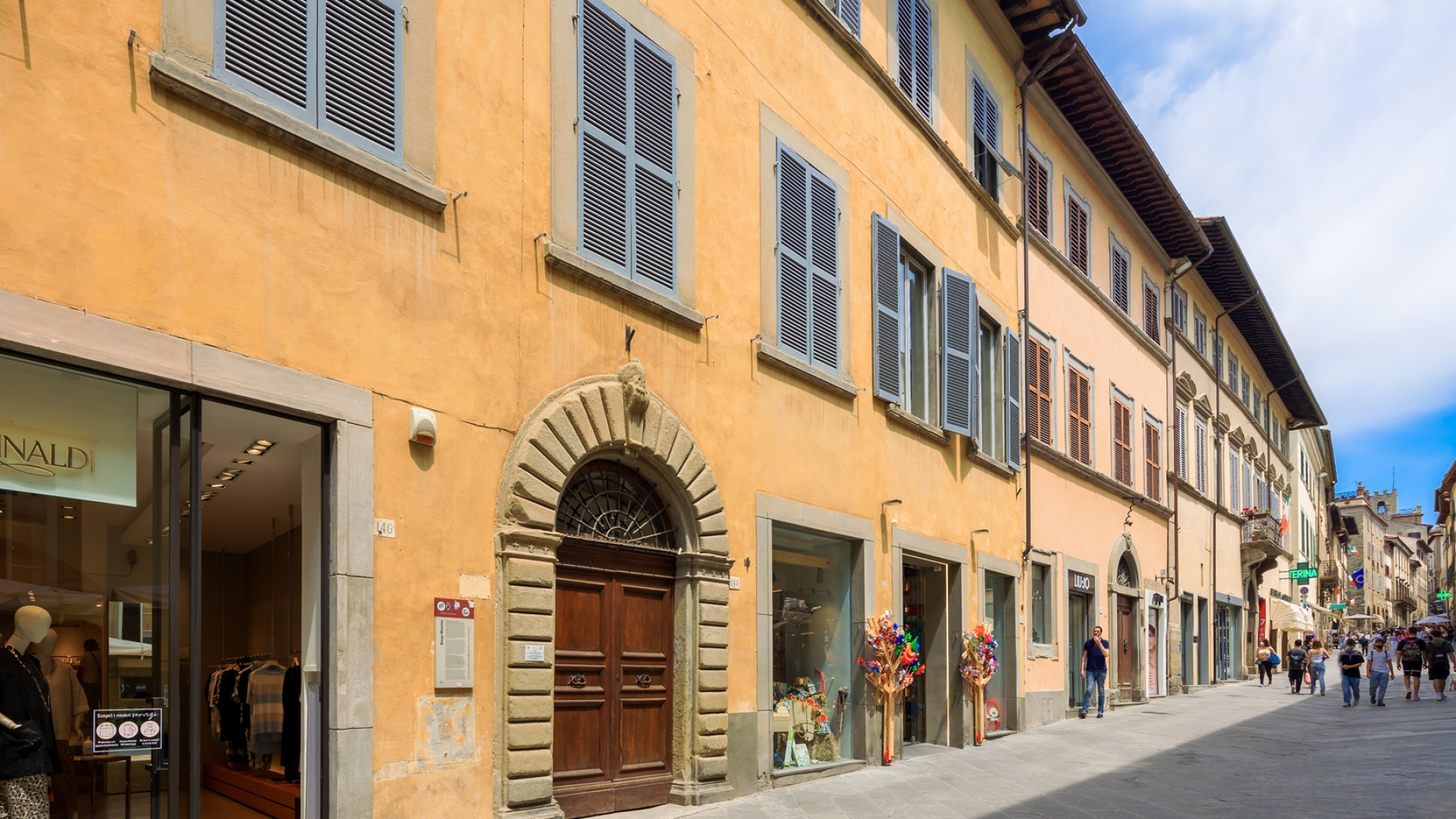 LUXURY APARTMENTS, PENTHOUSES AND HOUSES FOR SALE IN AREZZO