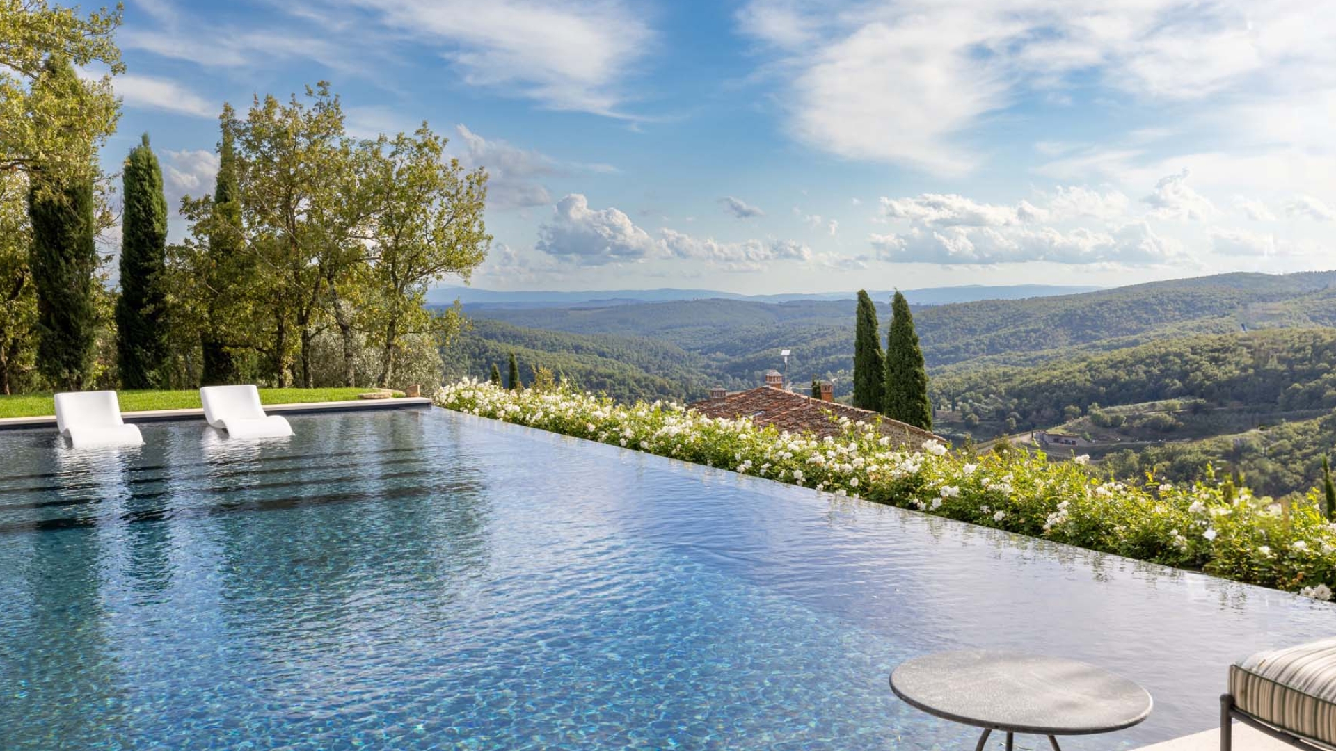 FARMHOUSES FOR SALE SIENA, LUXURY COUNTRY ESTATES TO BUY SIENA