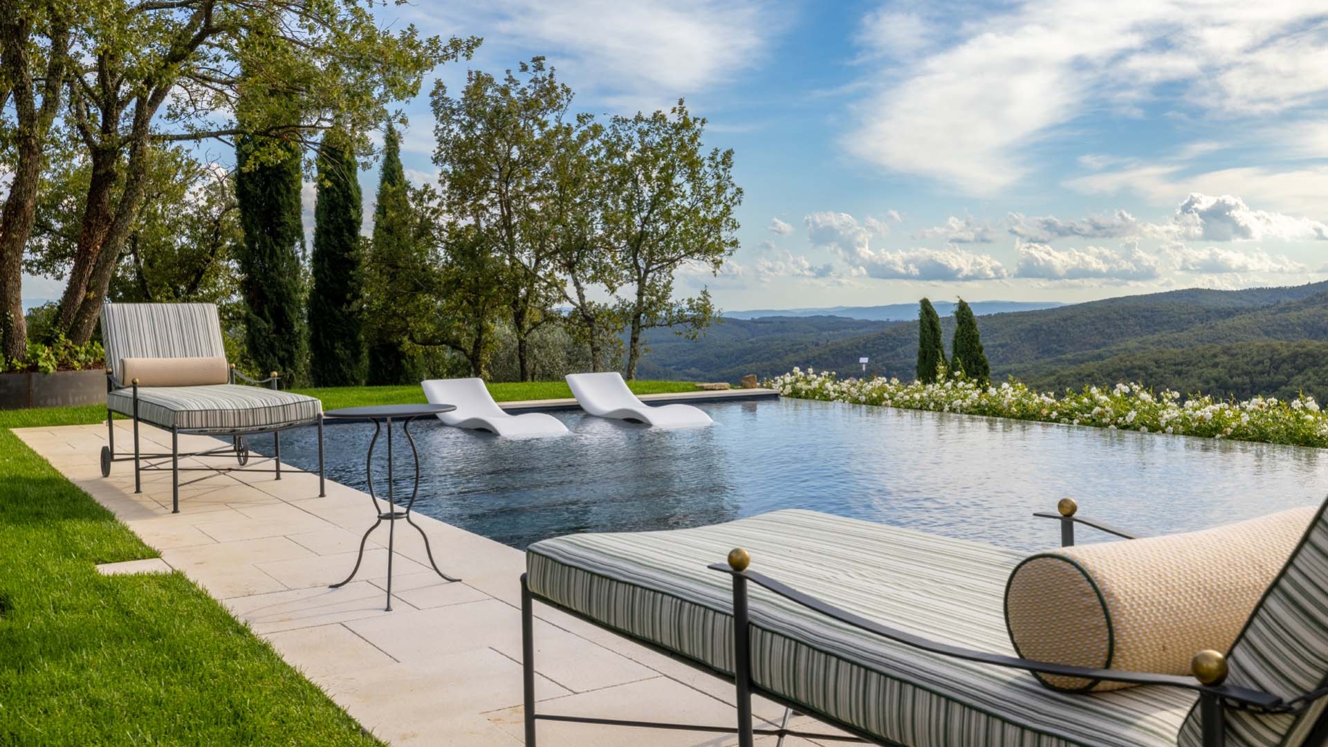 FARMHOUSES FOR SALE SIENA, LUXURY COUNTRY ESTATES TO BUY SIENA