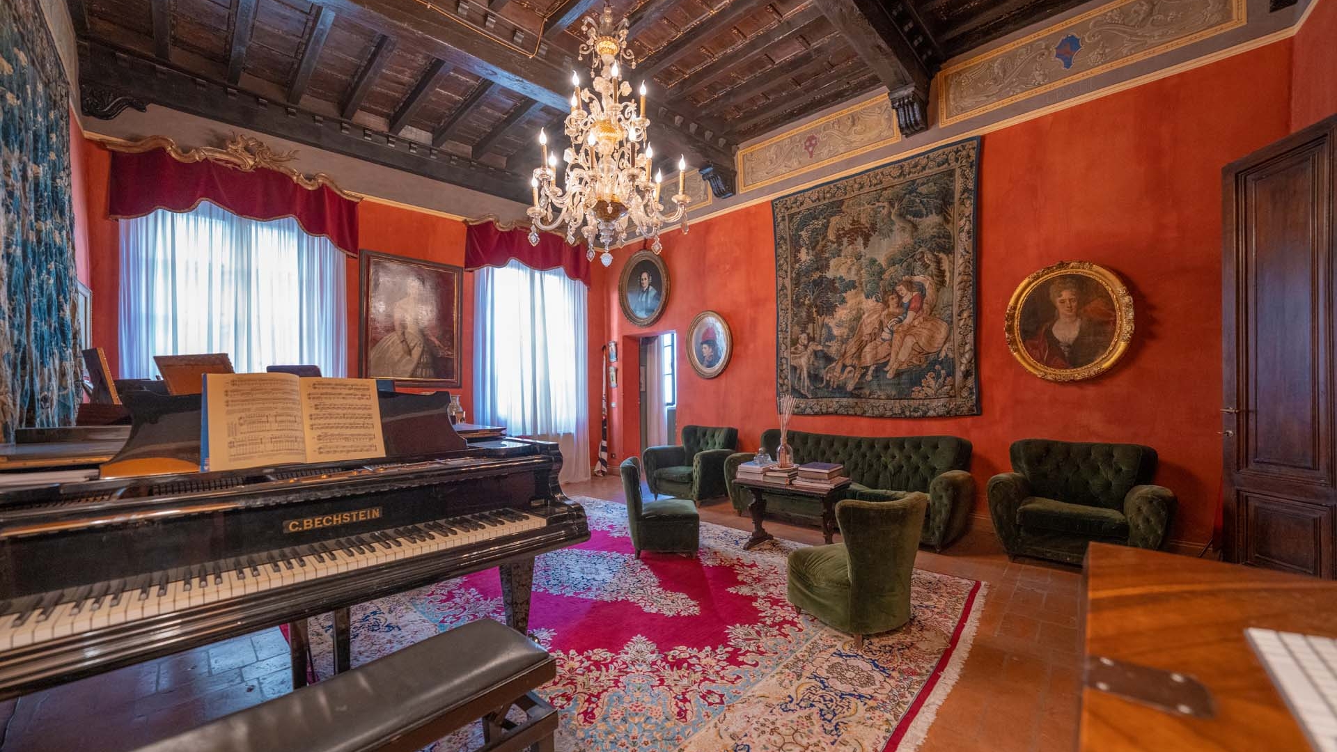 APARTMENTS FOR SALE IN SIENA, LUXURY FLATS,  PROPERTY FOR SALE SIENA HISTORIC CENTRE