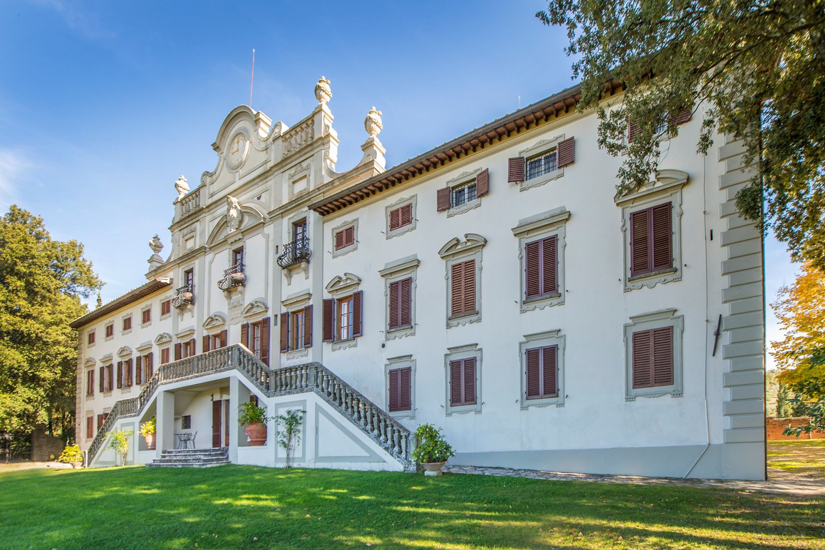 MANOR HOUSE - PERIOD VILLA FOR SALE IN ITALY