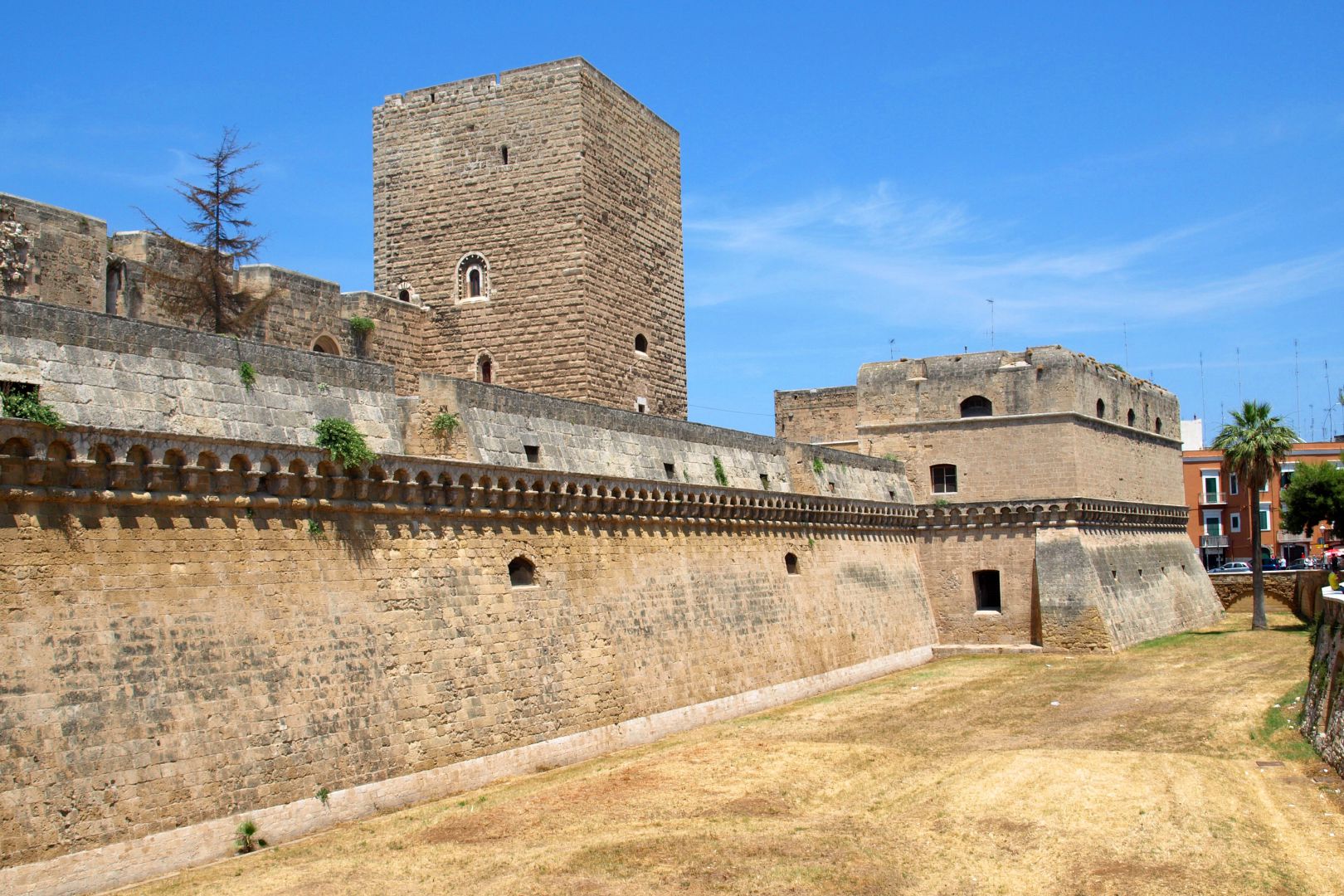 EXCLUSIVE PROPERTIES FOR SALE IN BARI, PUGLIA