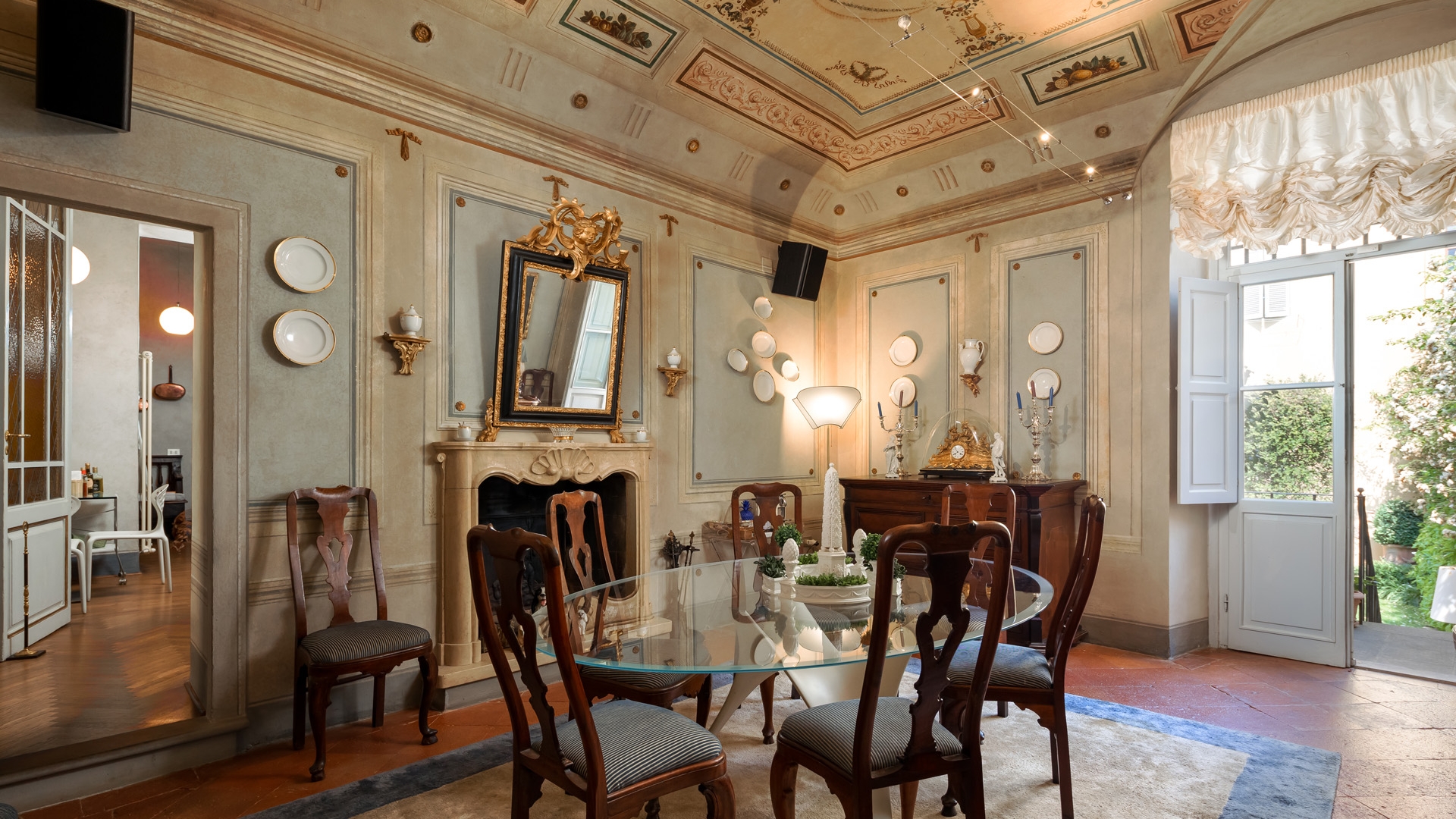 APARTMENT FOR SALE IN AREZZO CITY CENTER, FLATS, TOWNHOUSES WITH GARDEN AND GARAGE TO BUY AREZZO 