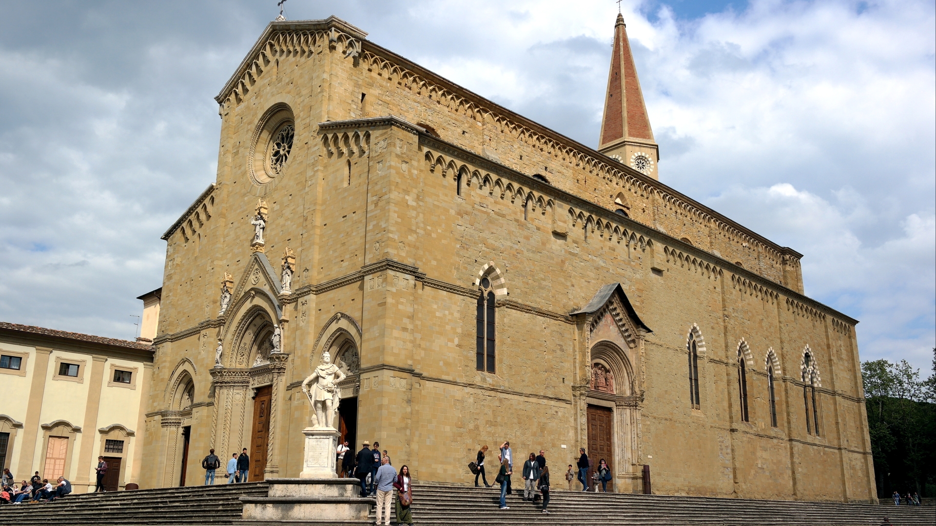 PROPERTIES FOR SALE , AREZZO CHATEDRAL AREA: TOWNHOUSES, APARTMENTS AND FLATS