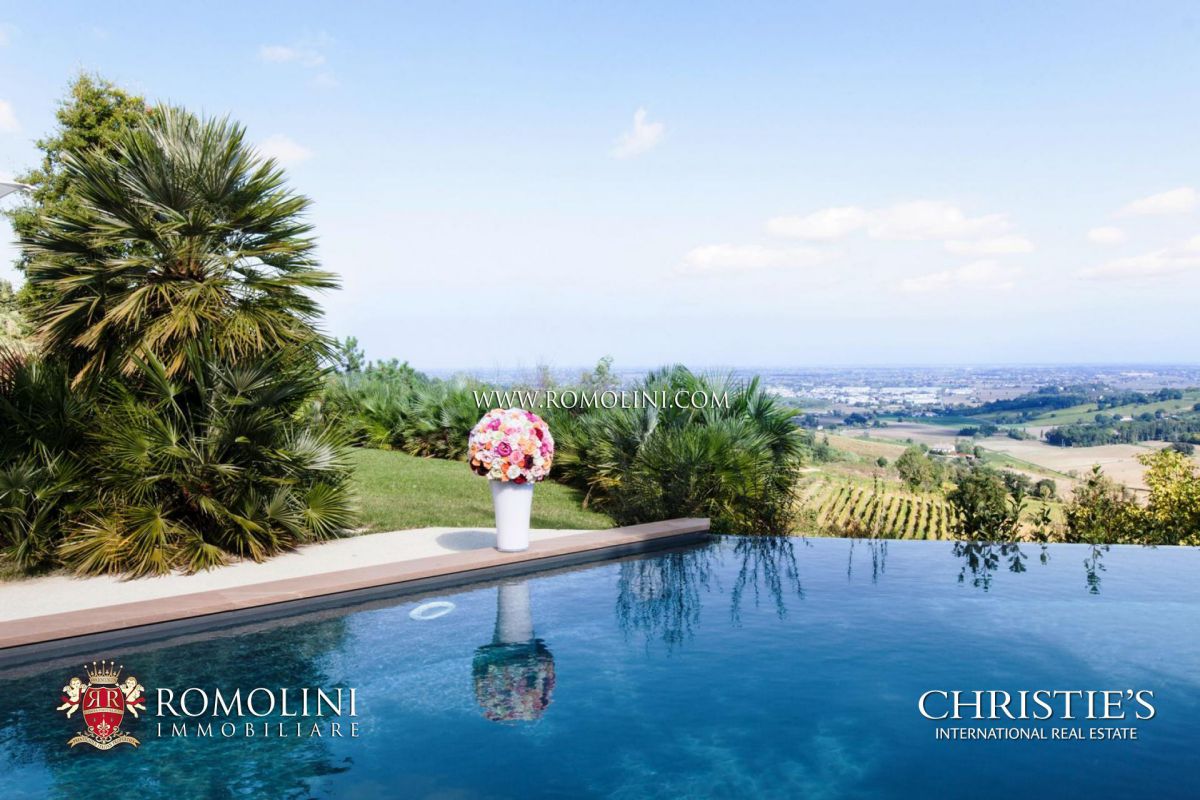 EMILIA ROMAGNA - EXCLUSIVE PROPERTY FOR SALE IN ITALY - SEASIDE