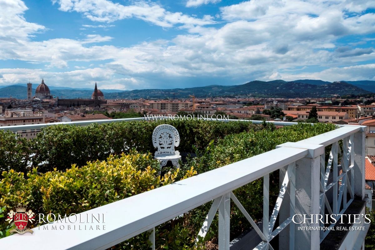 LUXURY PENTHOUSE WITH TERRACES FOR SALE, ITALY