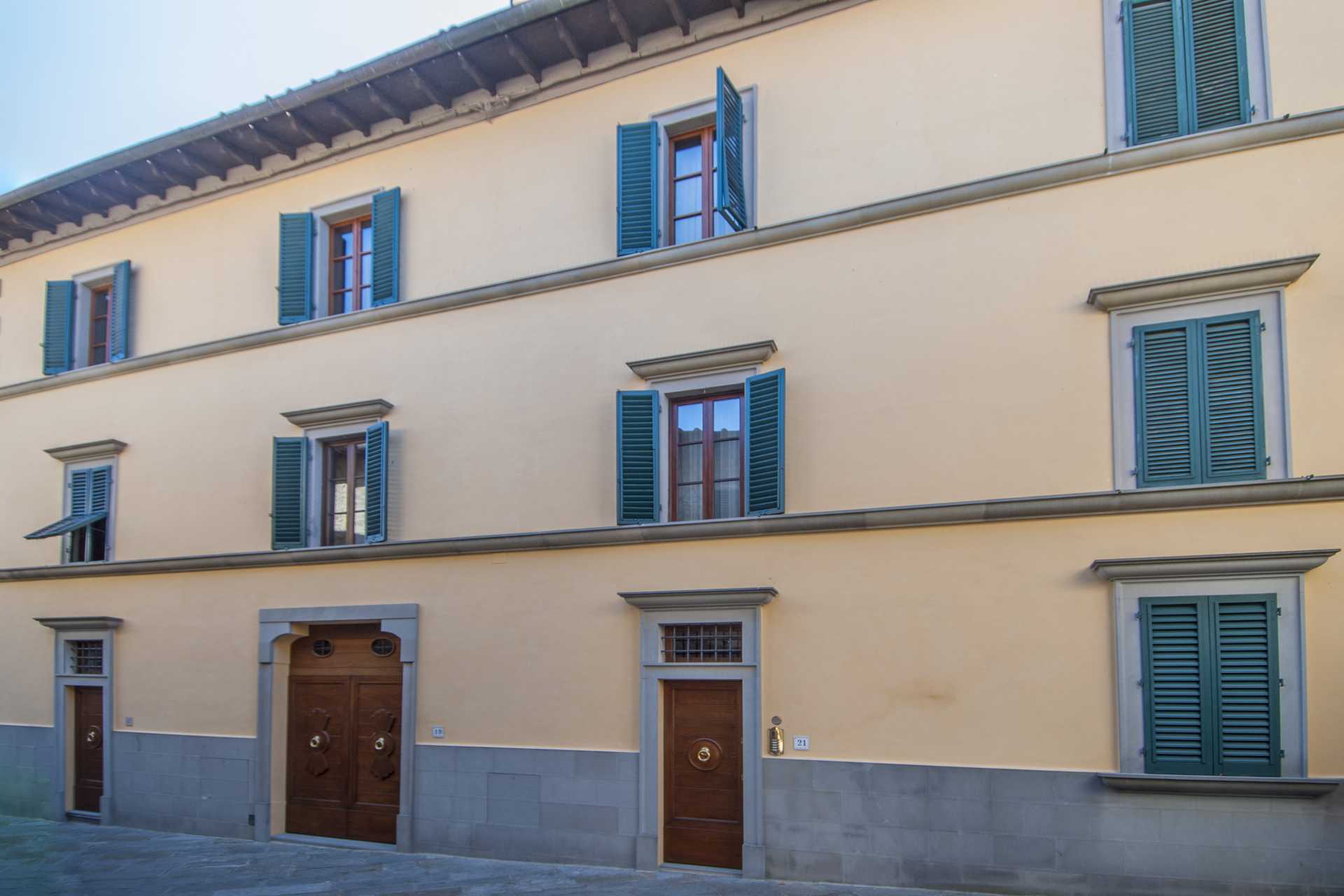 LUXURY PROPERTIES FOR SALE HISTORIC CENTRE FLORENCE, ROME, VENICE