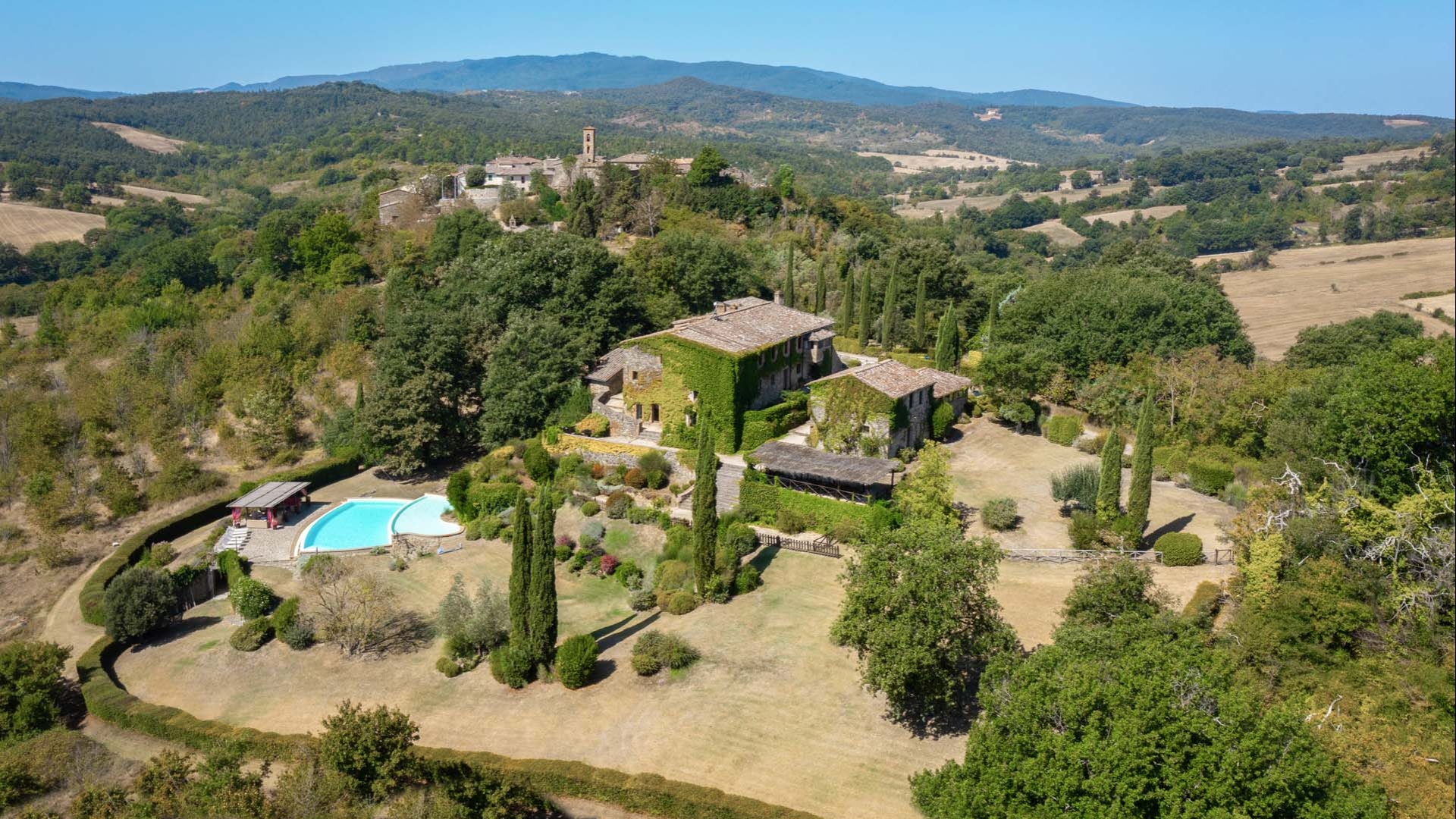 AGRITURISMO FOR SALE IN TUSCANY