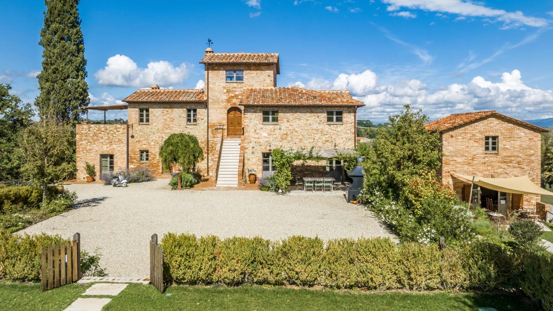 AGRITURISMO FOR SALE IN TUSCANY
