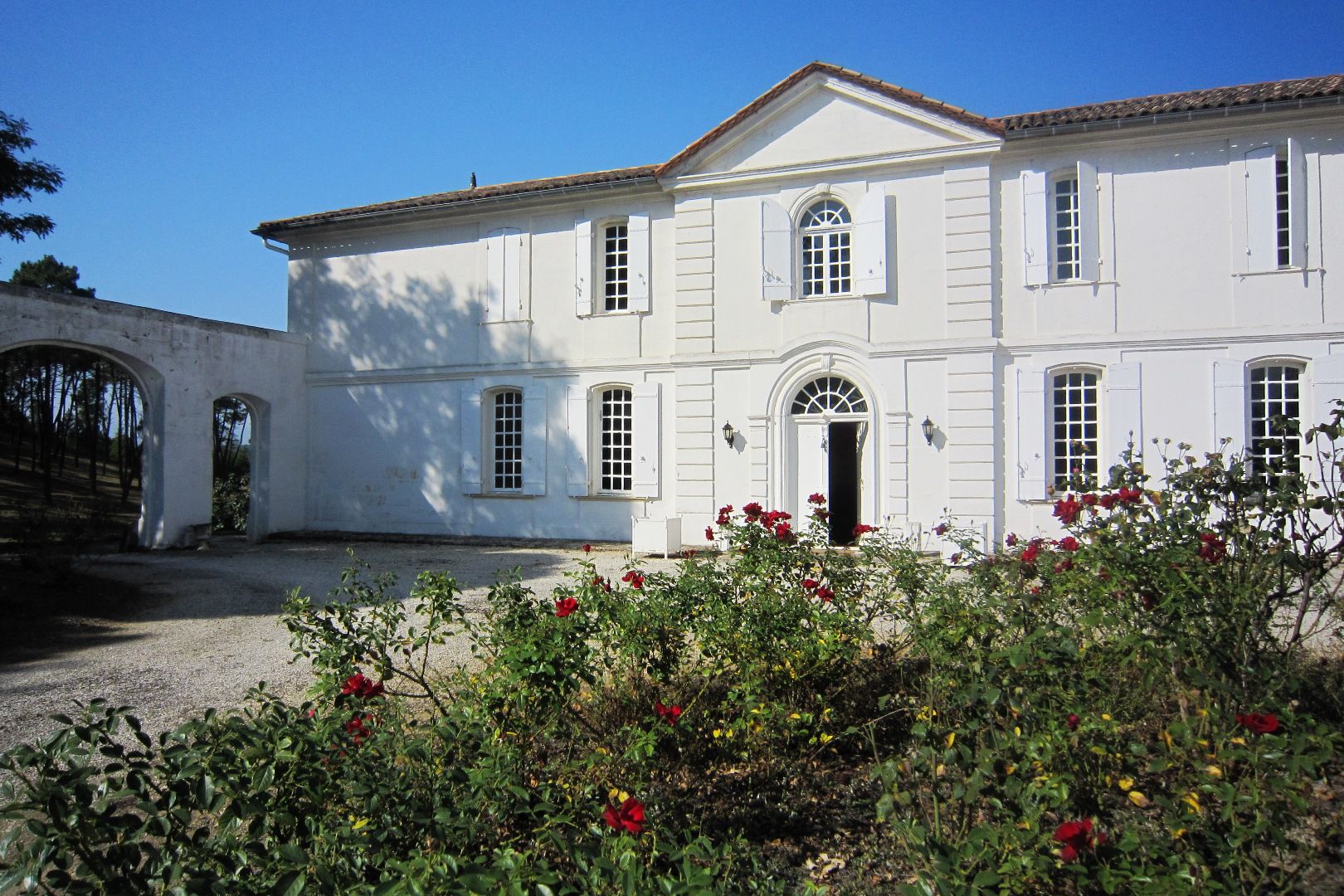 CHÂTEAUX AND WINE ESTATES FOR SALE IN FRANCE - COGNAC, BORDEAUX