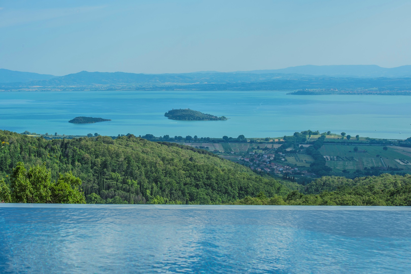 LAKE AND RIVER - LAKE HOMES, RIVER VILLAS AND WATERFRONT PROPERTIES FOR SALE IN ITALY