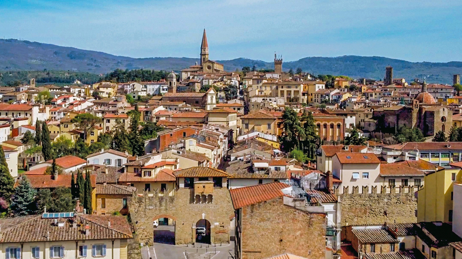 PROPERTIES FOR SALE PORTA SAN LORENTINO, AREZZO: TOWNHOUSES, APARTMENTS AND FLATS
