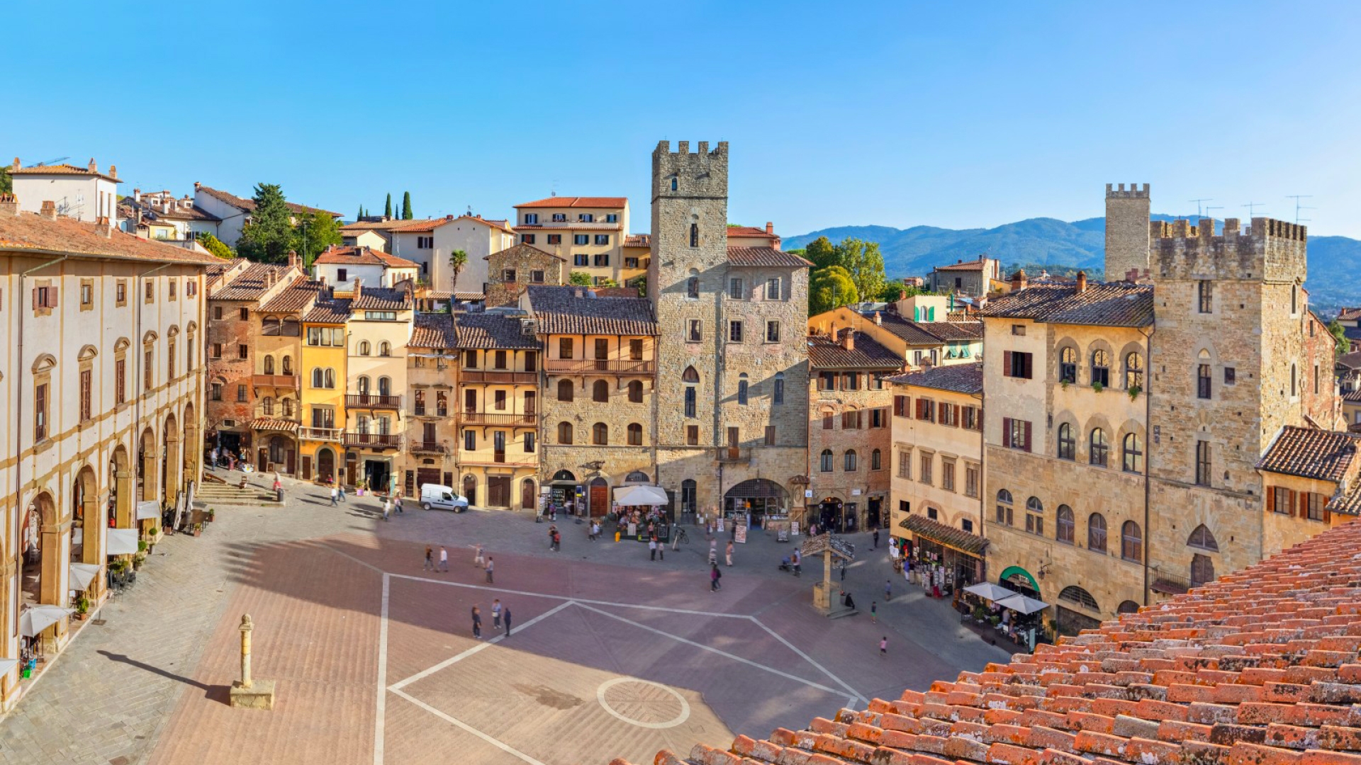 PROPERTIES FOR SALE AREZZO PIAZZA GRANDE AREA: TOWNHOUSES, APARTMENTS AND FLATS 