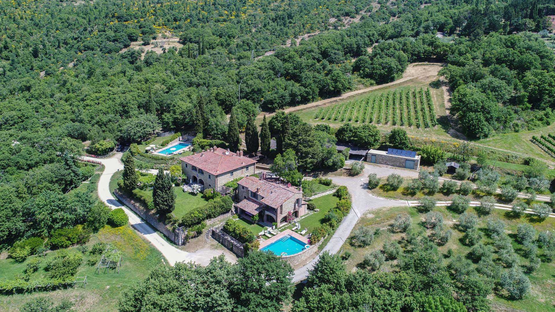 COUNTRY HOUSES, ESTATES AND LUXURY VILLAS FOR SALE IN AREZZO, TUSCANY