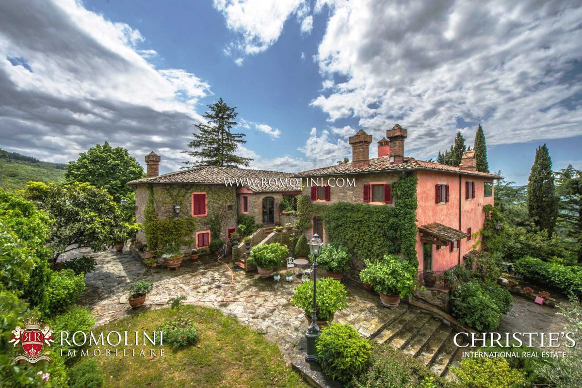 VILLE E CASALI IN VENDITA NEL CHIANTI CLASSICO, AZIENDE AGRICOLE VITIVINICOLE IN VENDITA TOSCANA