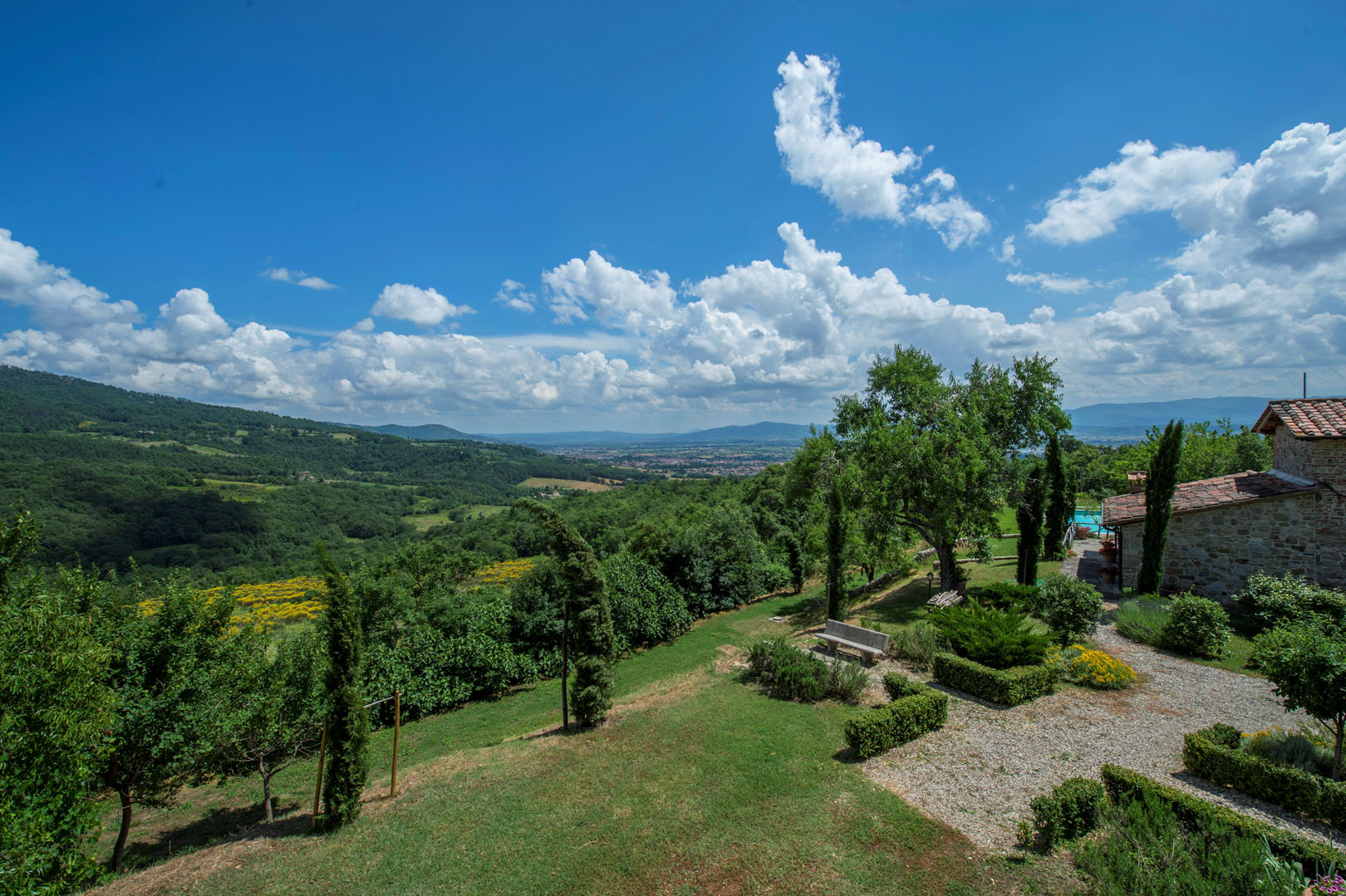VALTIBERINA VILLE CASALI AGRITURISMI IN VENDITA