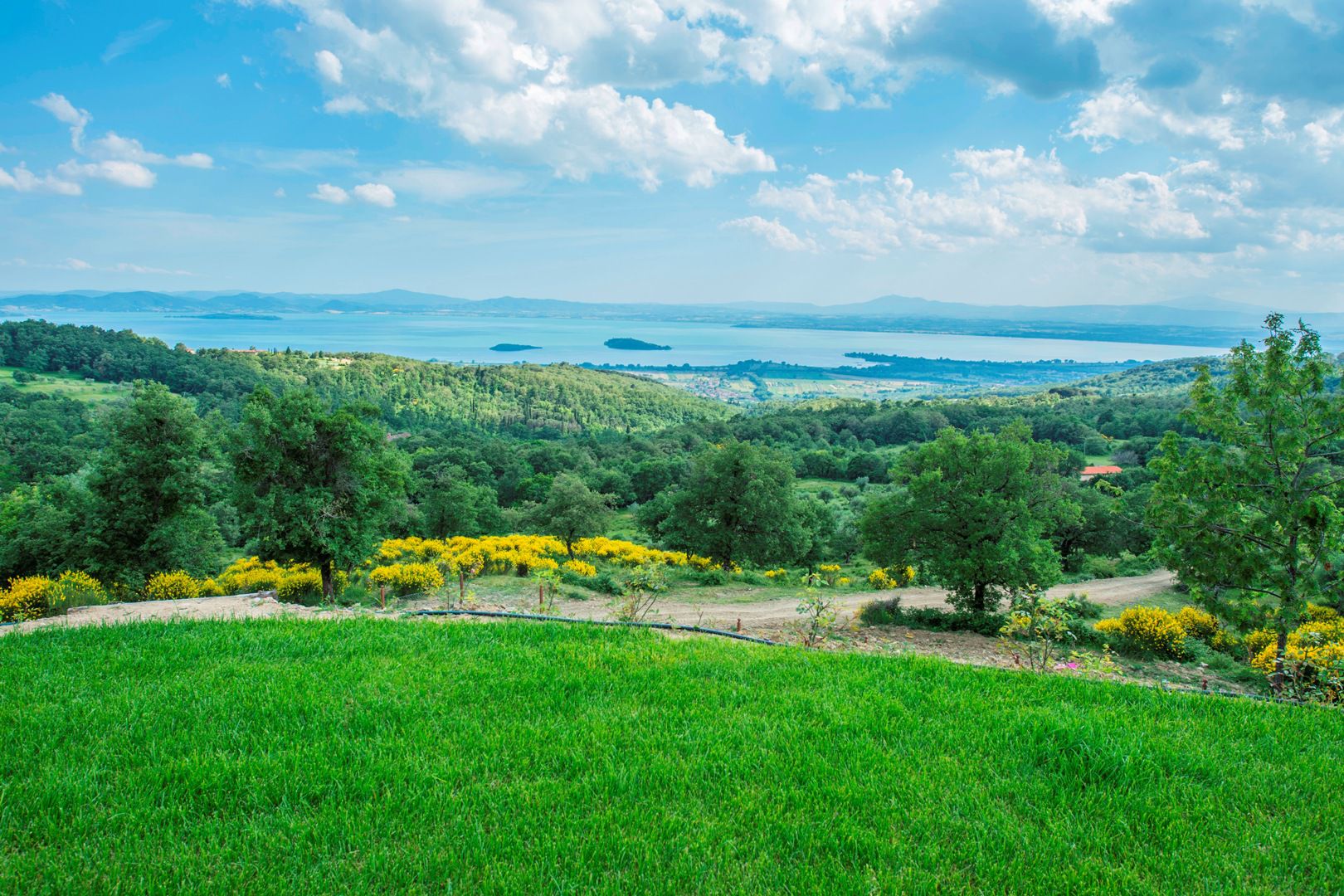 LAGO TRASIMENO: VILLE IN VENDITA, CASALI, AGRITURISMO VISTA LAGO