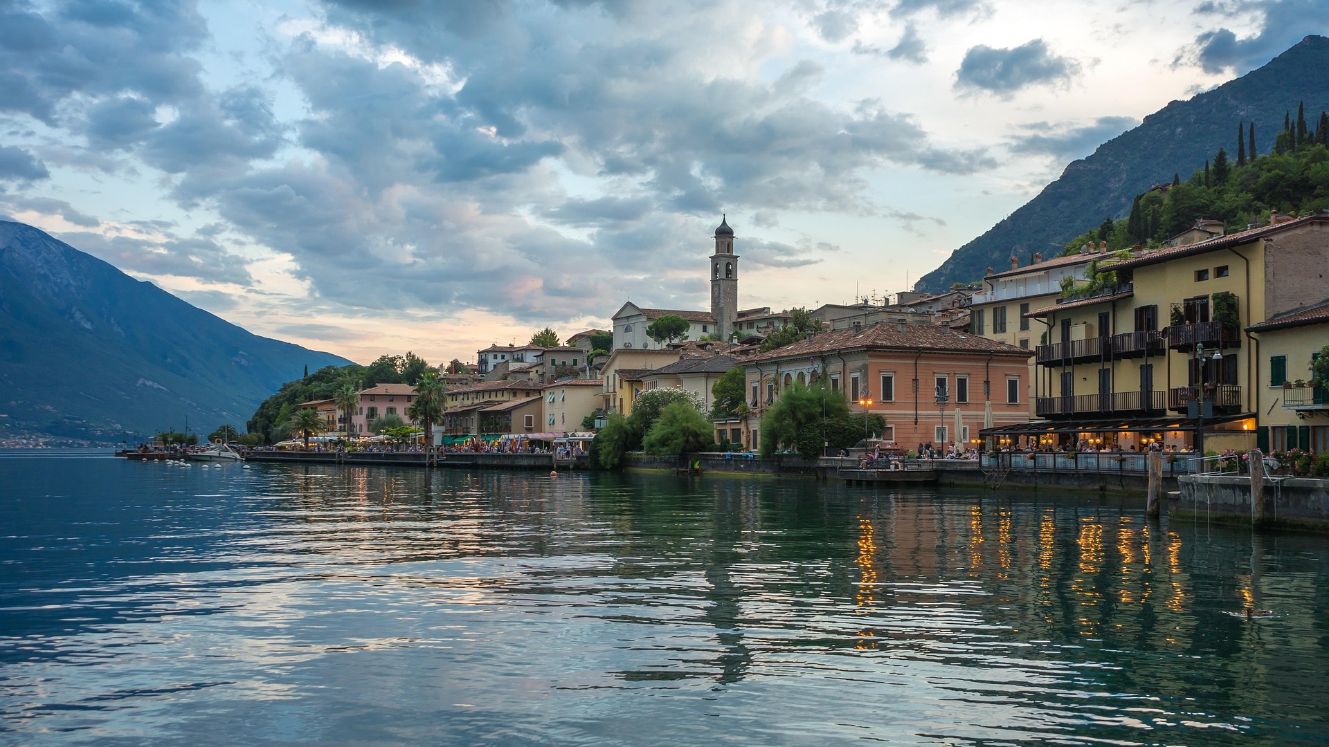 LAGO DEL GARDA - VILLE E APPARTAMENTI VISTA LAGO IN VENDITA 