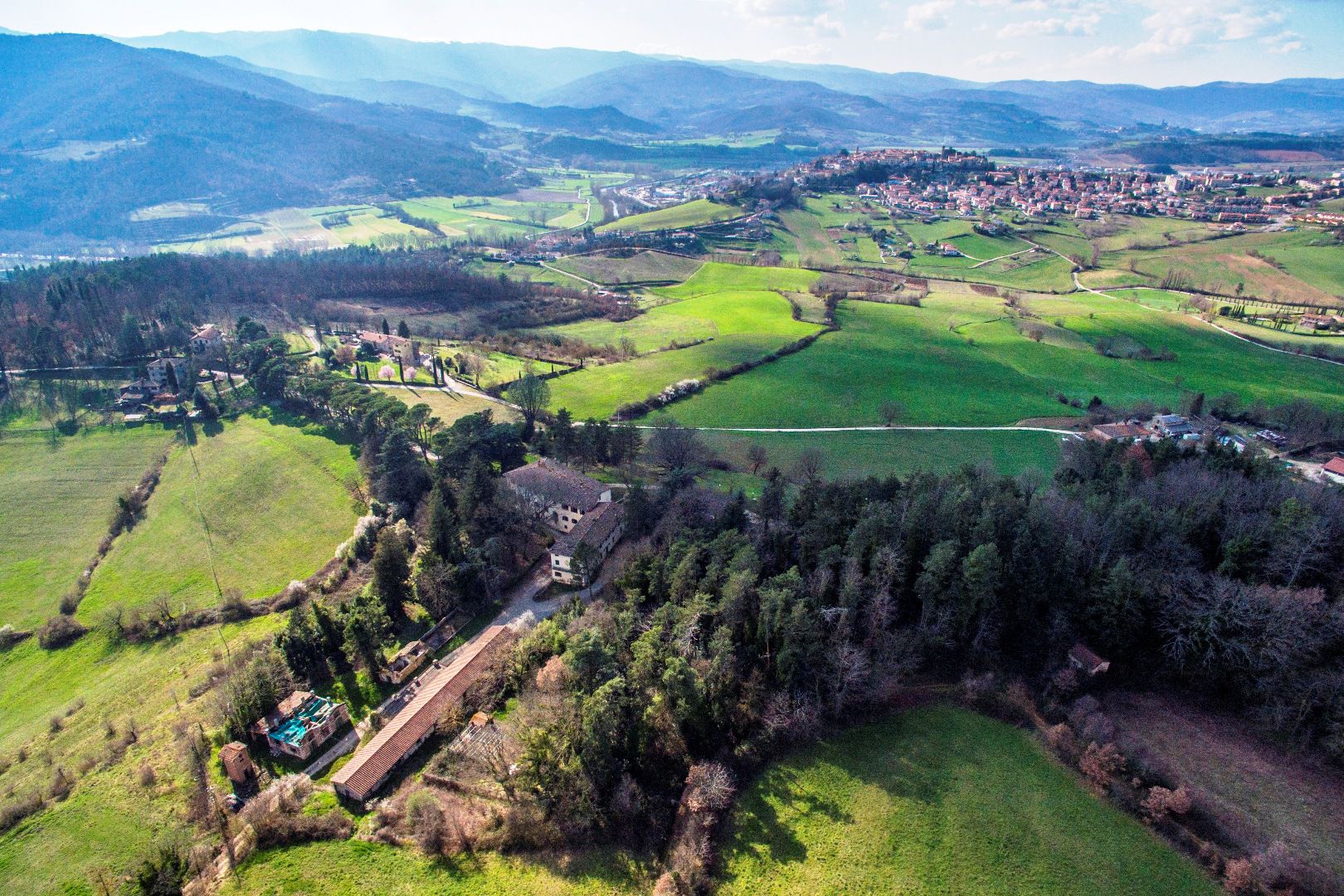 CASENTINO VILLE IN VENDITA, CASALE RUSTICO AGRITURISMO