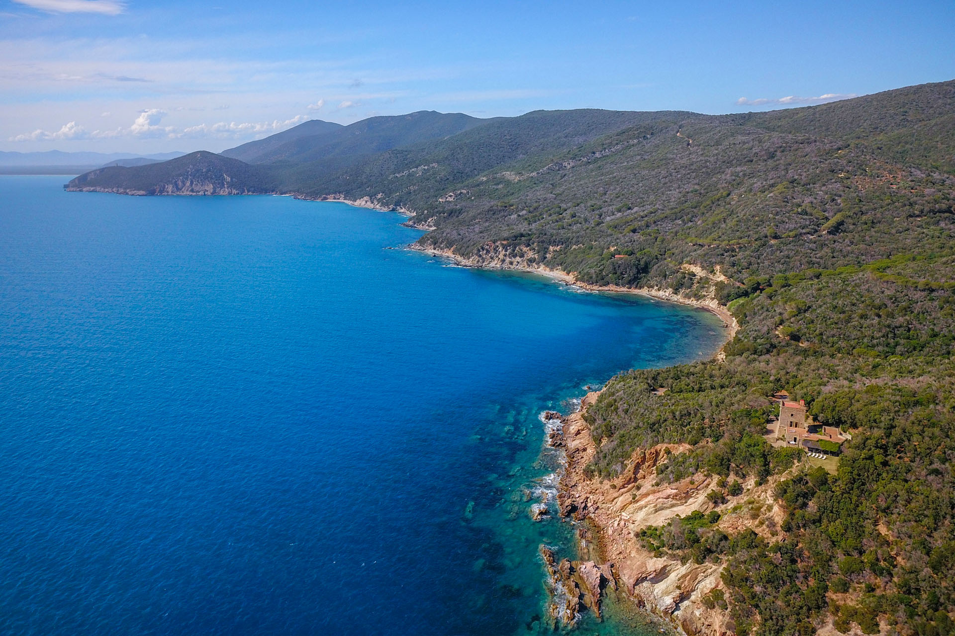 ARGENTARIO VILLA FRONTE VISTA MARE IN VENDITA