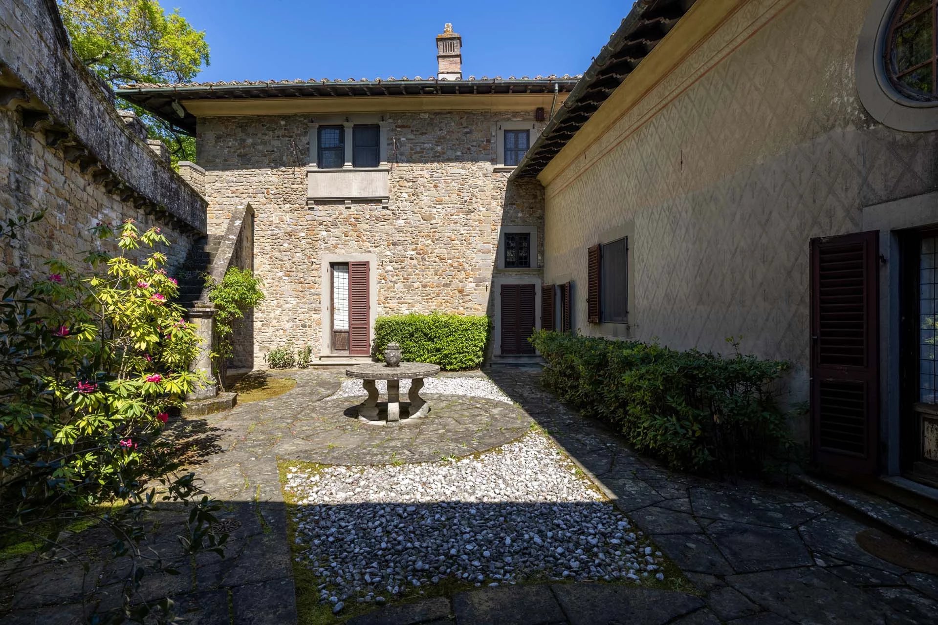 Giardino all’italiana e spazi esterni di rappresentanza