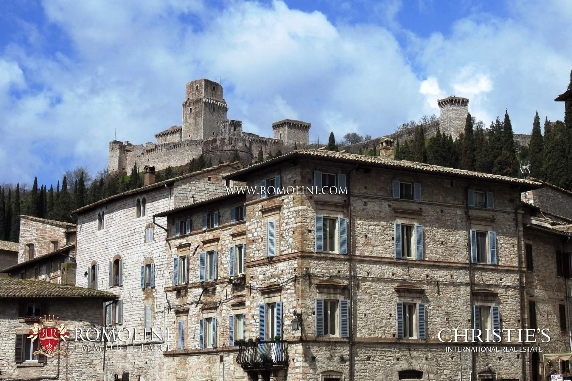 ASSISI, UMBRIA - CASALI E VILLE IN VENDITA AD ASSISI, CASTELLI MEDIEVALI E TORRI IN IN VENDITA IN UMBRIA