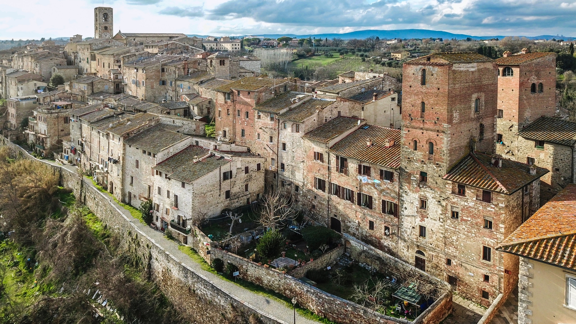 COLLE DI VAL D'ELSA: CASALI, VILLE DI LUSSO, AGRITURISMI E APPARTAMENTI IN VENDITA A COLLE DI VAL D'ELSA, SIENA TOSCANA