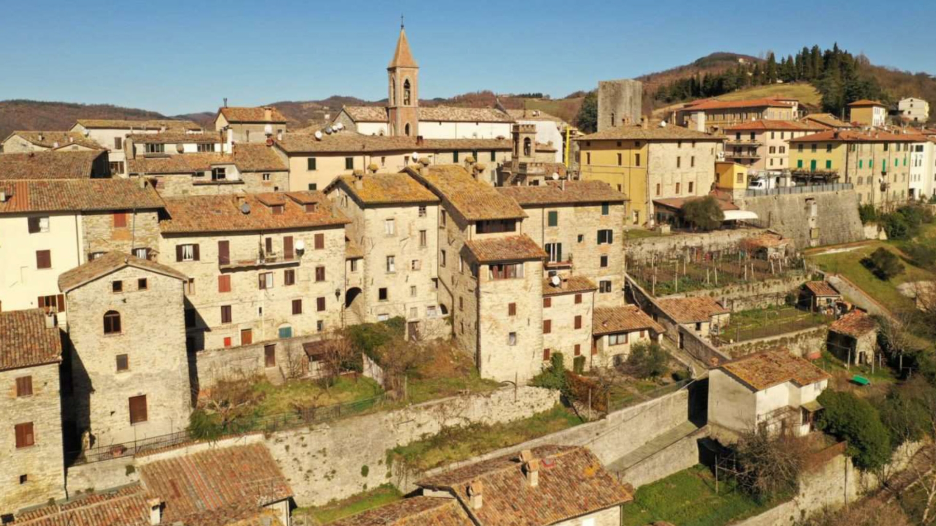 CASALI RISTRUTTURATI E PALAZZI STORICI IN VENDITA A PIETRALUNGA, UMBRIA
