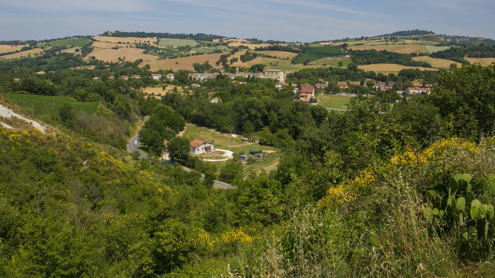 CASALI RUSTICI E B&B IN VENDITA A MERCATELLO SUL METAURO, MARCHE