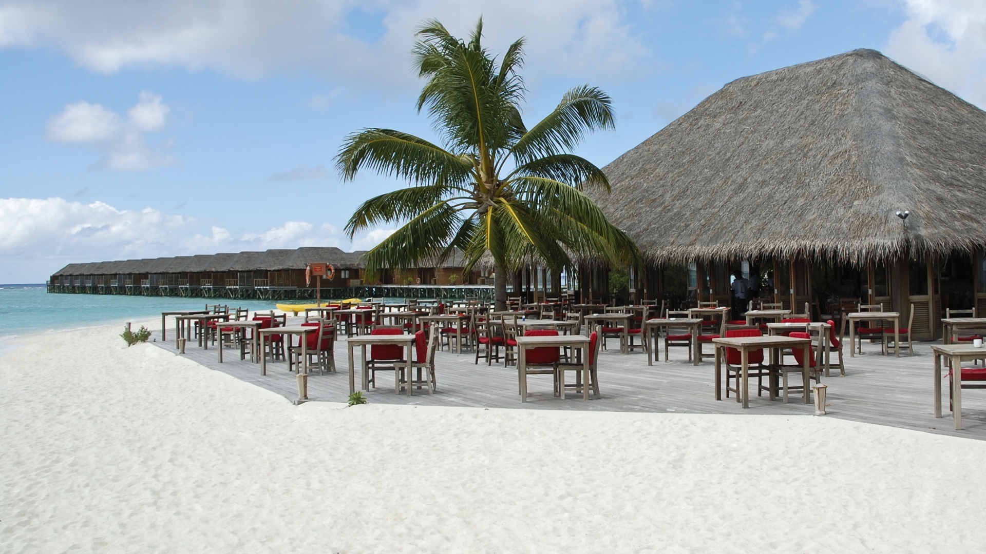 HURUELHI, MALDIVE - ISOLA VERGINE E RESORT ALLE MALDIVE IN VENDITA