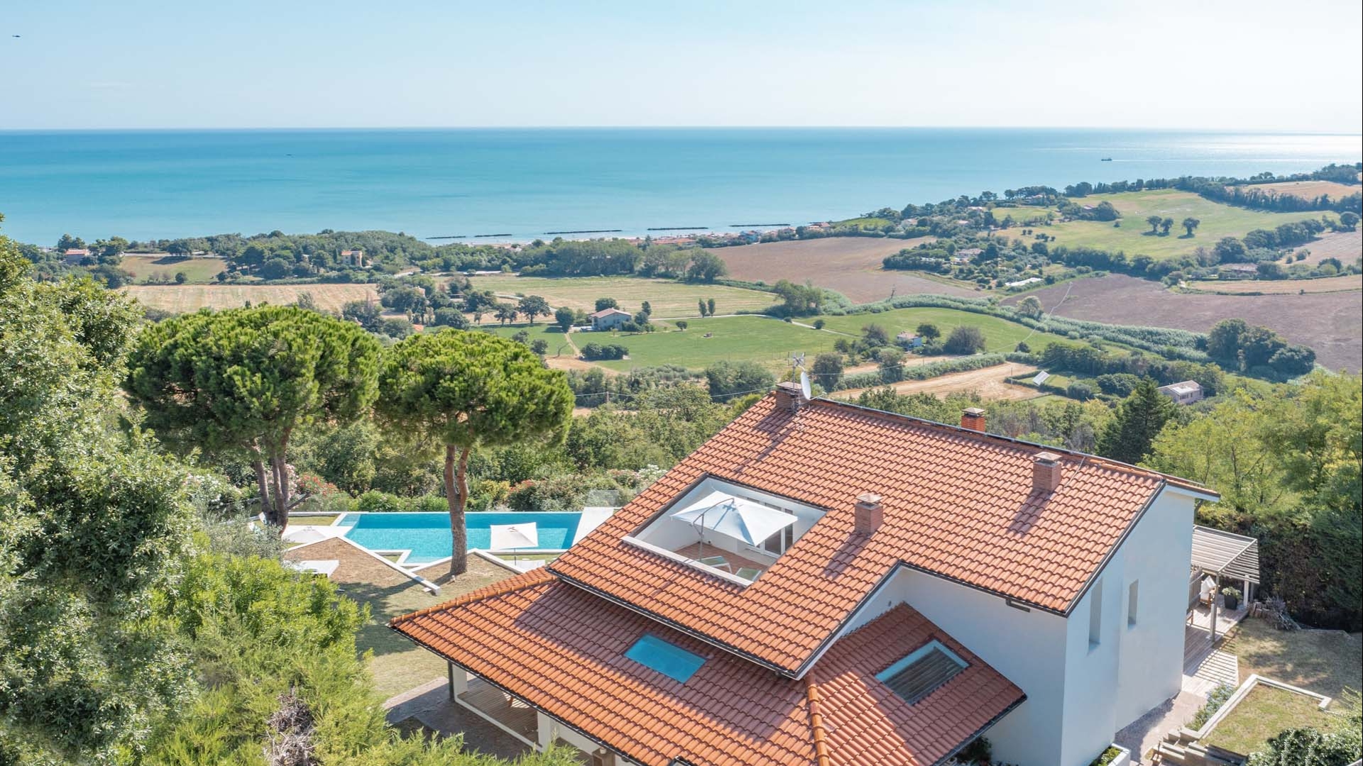 VILLE, CASALI E ATTICI VISTA MARE IN VENDITA A SENIGALLIA, MARCHE