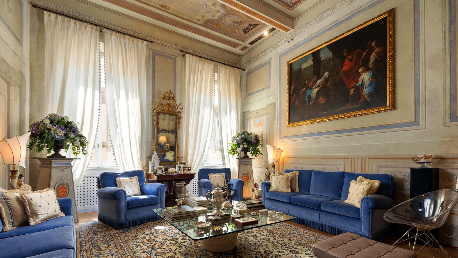 TOWNHOUSE TERRACE AND GARDEN FOR SALE CORSO ITALIA AREZZO