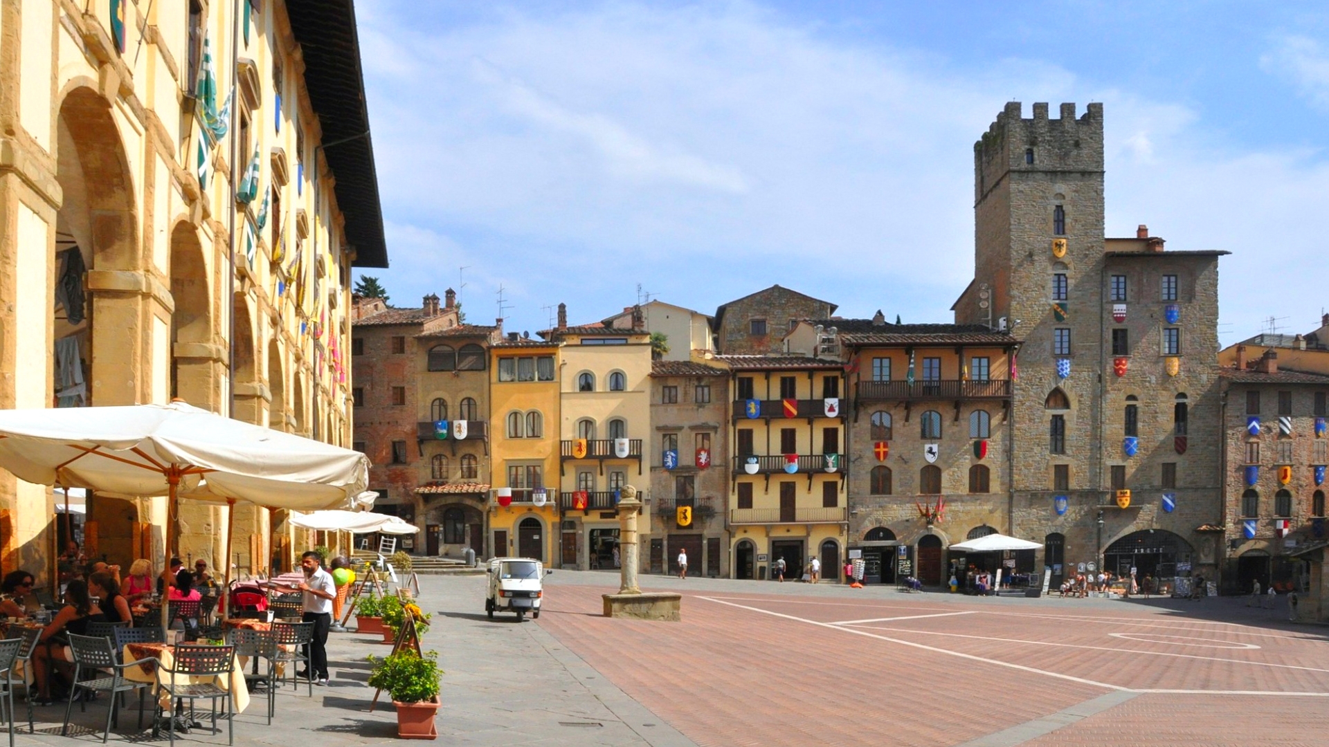 CASE IN VENDITA PIAZZA GRANDE AREZZO, APPARTAMENTI CON TERRAZZO E GARAGE 