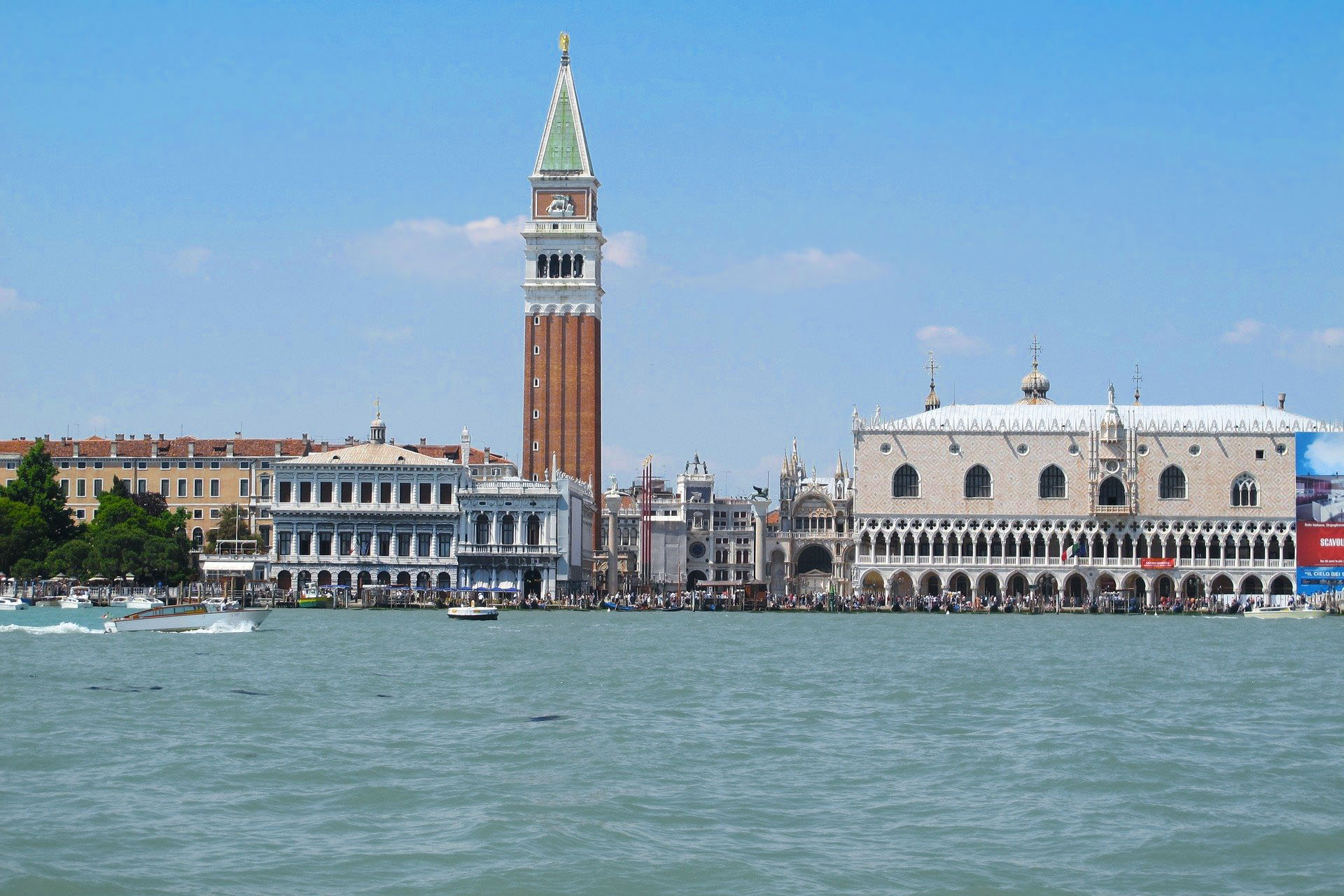 IMMOBILI DI LUSSO IN VENDITA A SAN MARCO, APPARTAMENTO SUL CANAL GRANDE IN VENDITA SAN MARCO VENEZIA, HOTEL 5 STELLE IN VENDITA A SAN MARCO VENEZIA
