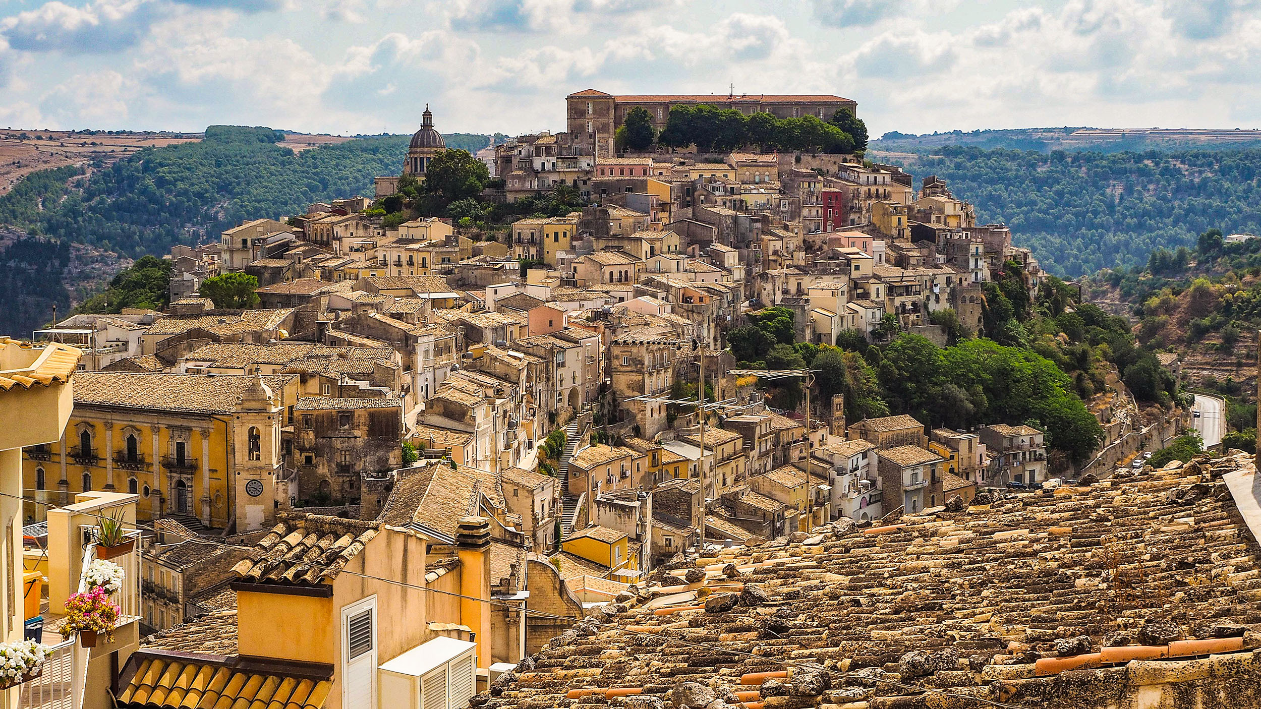 VILLE DI LUSSO, CASE E APPARTAMENTI IN VENDITA A RAGUSA, SICILIA