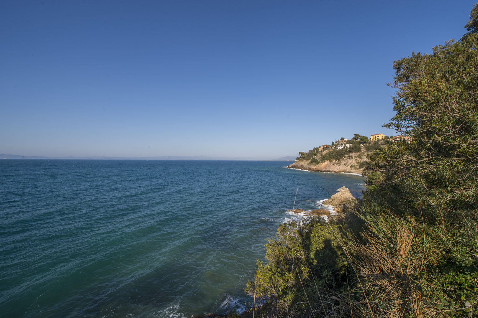 VILLE VISTA FRONTE MARE IN VENDITA ARGENTARIO